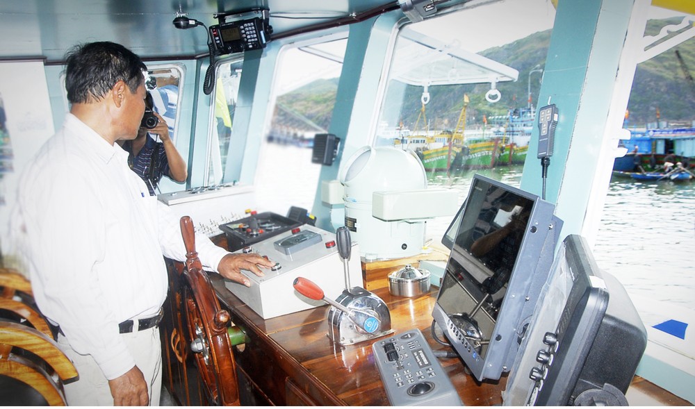 A ship in Binh Dinh Province equipped with a modern automatic driving system A ship in Binh Dinh Province equipped with a modern automatic driving system