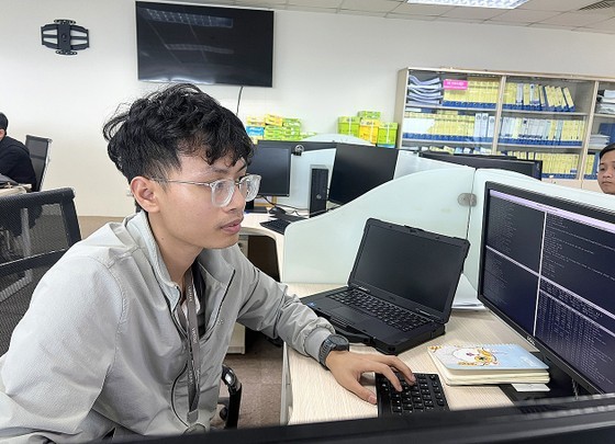 Engineer Pham Duong Nam – winner of the Ho Chi Minh Prize 2022 for science-technology in the field of military and national defense Engineer Pham Duong Nam – winner of the Ho Chi Minh Prize 2022 for science-technology in the field of military and national defense