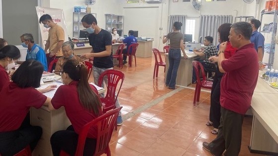 Citizens in Hoc Mon District are waiting to complete necessary procedures to receive land compensation