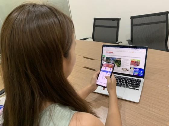 Thanks to CyO, residents in apartment buildings in HCMC has more chances to interact with their neighbors online (Photo: SGGP)