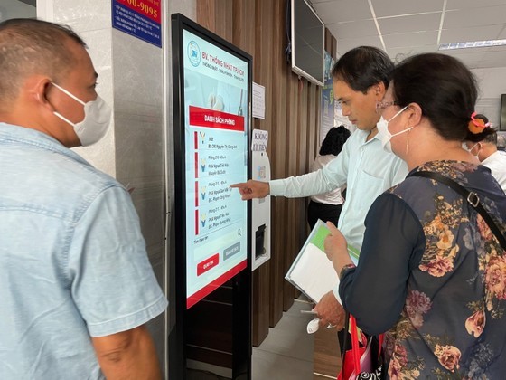 Patients registering for disease diagnosis and treatment in Thong Nhat Hospital in HCMC (Photo: SGGP) Patients registering for disease diagnosis and treatment in Thong Nhat Hospital in HCMC (Photo: SGGP)