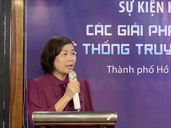 Deputy Director of the HCMC Science and Technology Department Nguyen Thi Kim Hue is delivering her speech in the event