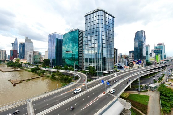 The downtown of HCMC on the bank of Saigon River (Photo: SGGP)