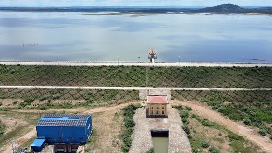 Ia Mor Reservoir in Chu Prong District of Gia Lai Province cannot work at full capacity due to a lack of a suitable distribution canal system (Photo: SGGP) Ia Mor Reservoir in Chu Prong District of Gia Lai Province cannot work at full capacity due to a lack of a suitable distribution canal system (Photo: SGGP)