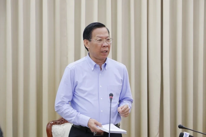 Chairman Phan Van Mai of the HCMC People’s Committee is delivering his speech (Photo: SGGP) 36c-7387.jpg