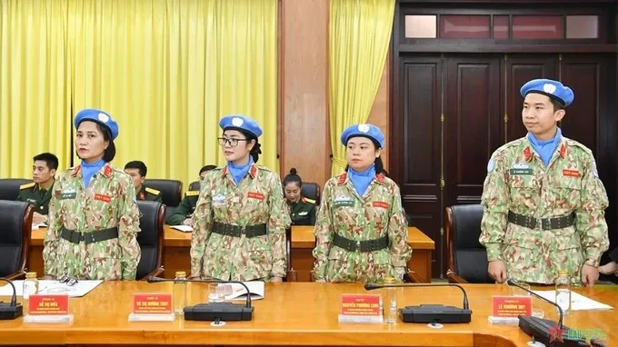 4 Vietnamese officers taking part in the UN peace keeping activity (Photo: People’s Army Newspaper) 21-8246.jpg