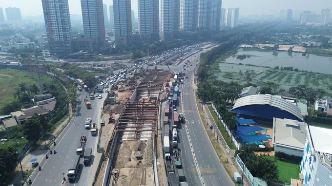 An Phu underpass intersection is accelerating towards completion by the end of this year (Photo: SGGP) 01.jpg