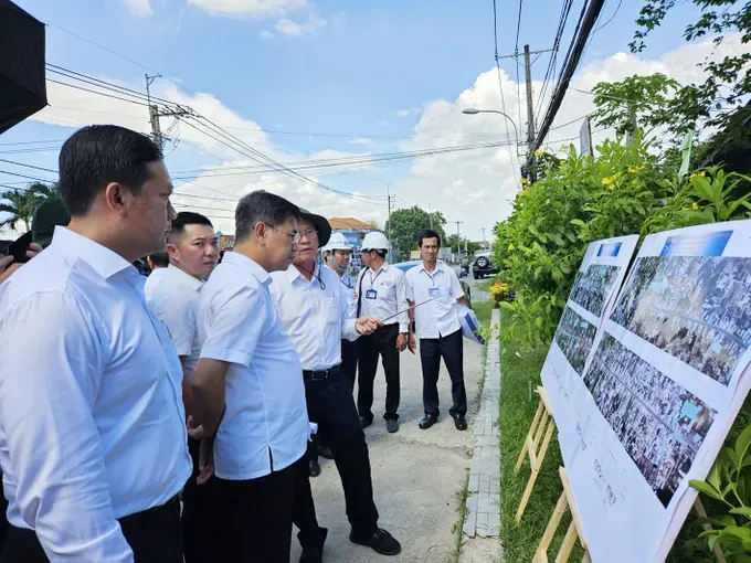 The HCMC People’s Council is supervising the progress of some construction projects in Cu Chi District in 2023 (Photo: SGGP) 38.jpg
