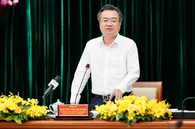 Standing Deputy Secretary Nguyen Thanh Nghi of the HCMC Party Committee is presenting his speech at the HCMC meeting point (Photo: SGGP) 20b.jpg