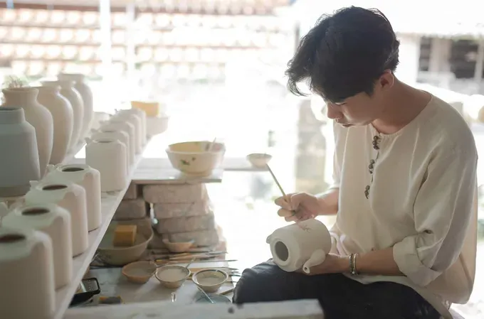 Huynh Xuan Huynh is rediscovering the traditional Lai Thieu pottery of the old Southern region 25.jpg