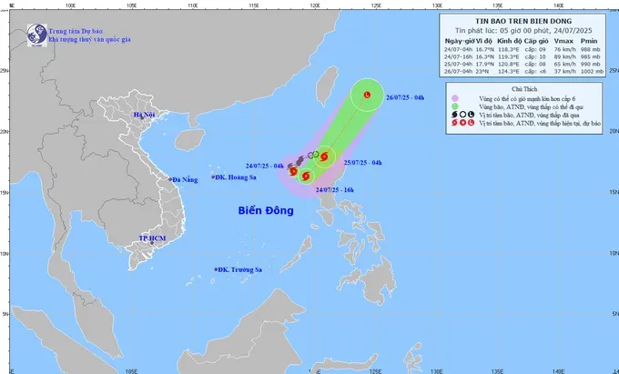 The forecasted track of Storm No.4 (Comay) as of the morning of July 24 37c.jpg