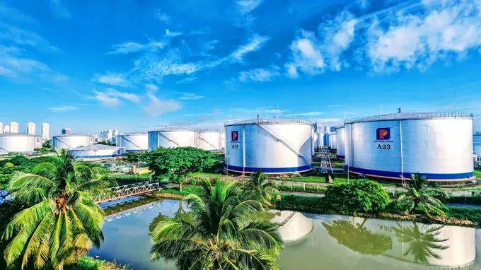Nha Be Oil Terminal (Photo: SGGP) 29b.jpg