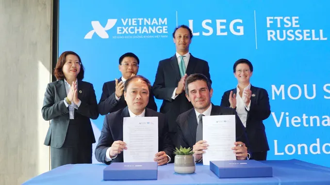 The two parties are signing a memorandum of understanding on cooperation and exchange 23b.jpg