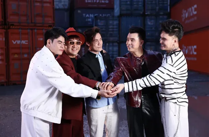 The group ‘Ngu Ho Tuong’ sparked controversy by releasing a music video containing images linked to a gambling website 42.jpg