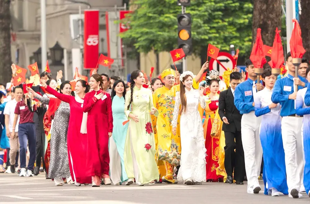 Artists are participating in a street parade in Hanoi during the A80 event 46b.jpg