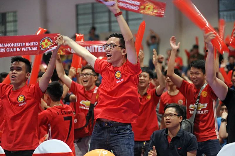 Trận MU – Liverpool 2-1: Fan MU tại HCM nhảy múa ăn mừng chiến thắng “Quỷ đỏ” ảnh 3