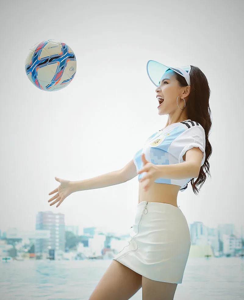 Người đẹp World Cup: Phi Huyền Trang dự đoán “Messi sẽ toả sáng cùng Argentina“ ảnh 3