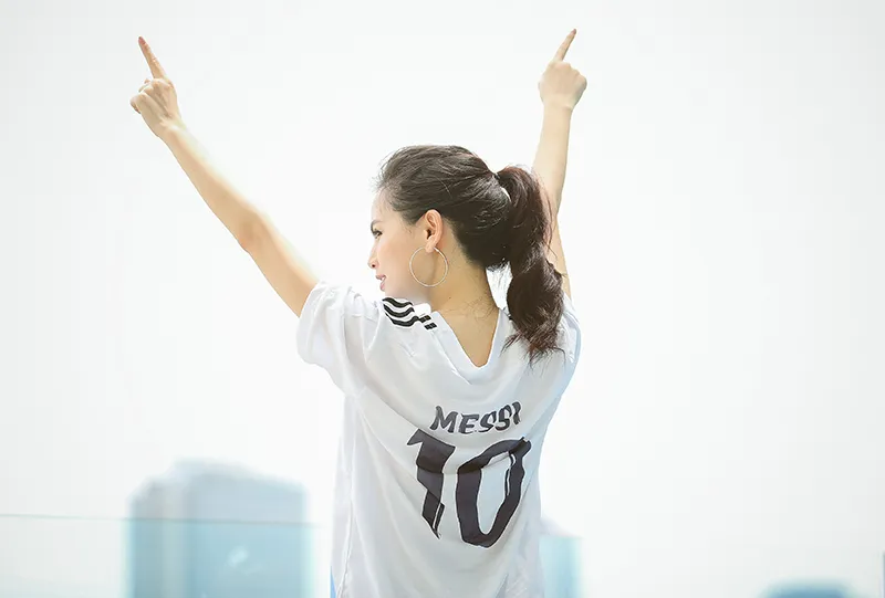 Người đẹp World Cup: Phi Huyền Trang dự đoán “Messi sẽ toả sáng cùng Argentina“ ảnh 1