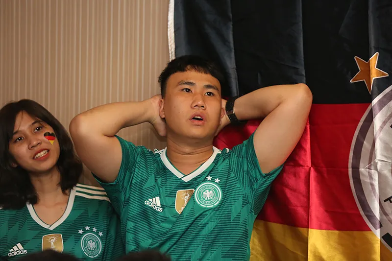 CĐV tuyển Đức tại TPHCM “sốc” khi đội nhà bị loại khỏi World Cup ảnh 3 CĐV tuyển Đức tại TPHCM “sốc” khi đội nhà bị loại khỏi World Cup ảnh 3