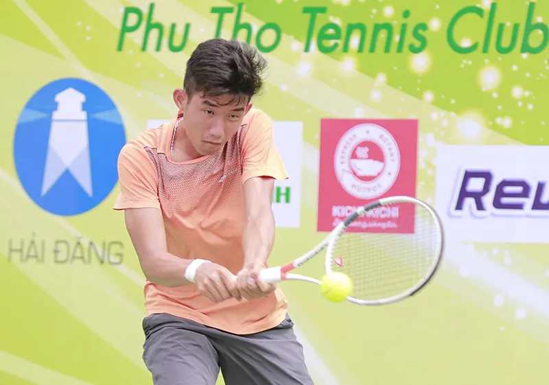 Văn Phương vô địch nội dung đơn nam. Ảnh: Nhật Anh