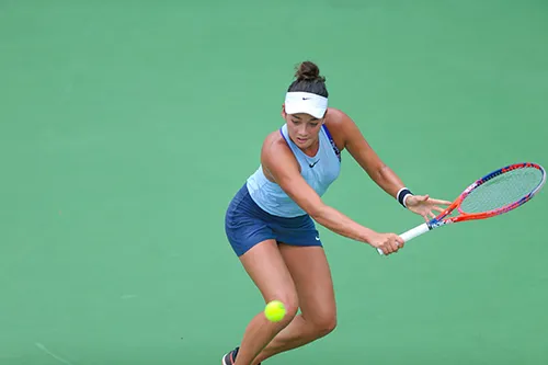 Alize Lim thắng nhanh ở trận chung kết VTF Pro Tour 4 năm 2018. Ảnh: Dũng Phương