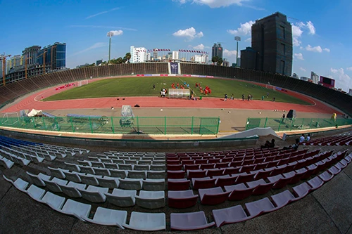 Quang cảnh sân Olympic Phnompenh (Campuchia). Ảnh: Dũng Phương 