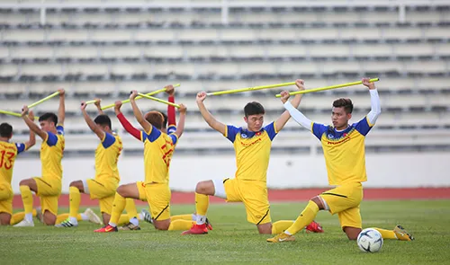  Các tuyển thủ Việt Nam thả lỏng chờ trận chung kết với Cuaracao ảnh 5