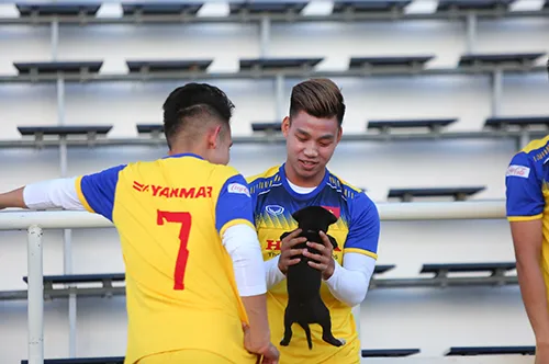  Các tuyển thủ Việt Nam thả lỏng chờ trận chung kết với Cuaracao ảnh 4