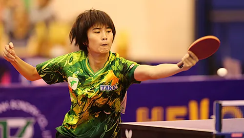 Tay vợt trẻ Diệu Khánh trong màu áo TPHCM. Ảnh: Dũng Phương 