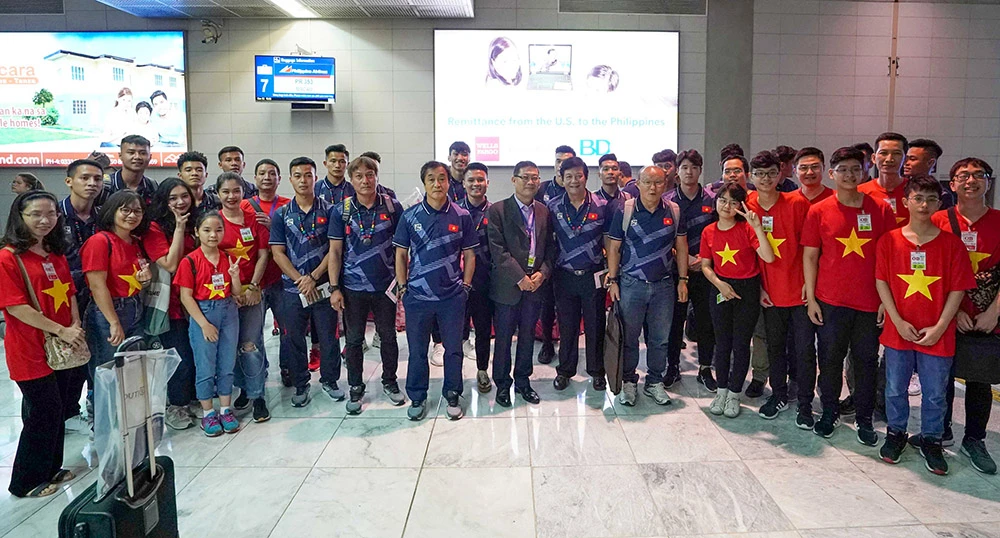 U 22 Việt Nam đến Philippines với mục tiêu săn HCV SEA Games. Ảnh: Dũng Phương