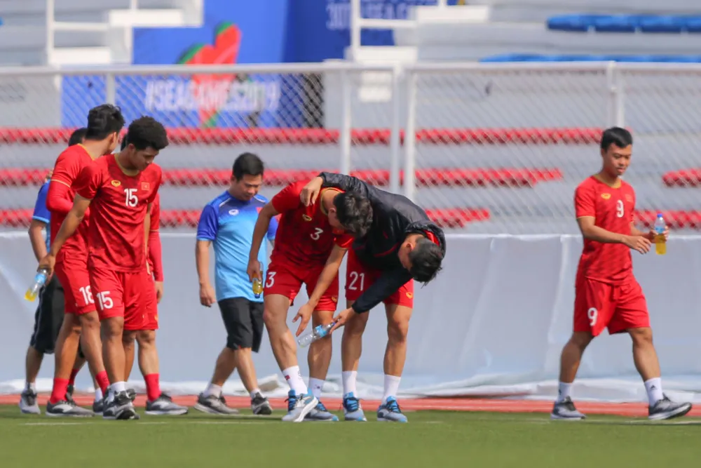 U22 Việt Nam bị bào mòn thể lực nặng nề sau trận hoà U22 Thái Lan ảnh 3