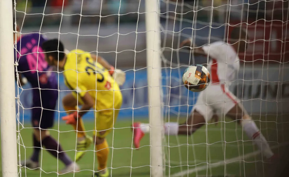 Những khoảnh khắc đẹp của đội bóng Viettel khi nâng cúp vô địch mùa bóng 2020 ảnh 2