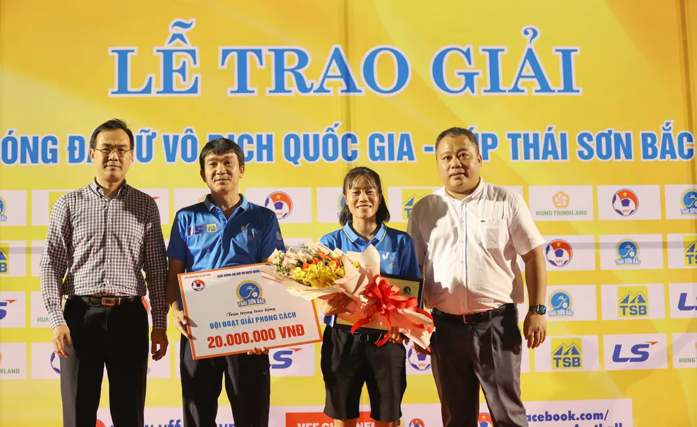 Cô trò Kim Chi ‘vô đối’ tại các giải đấu quốc nội ảnh 6 Cô trò Kim Chi ‘vô đối’ tại các giải đấu quốc nội ảnh 6