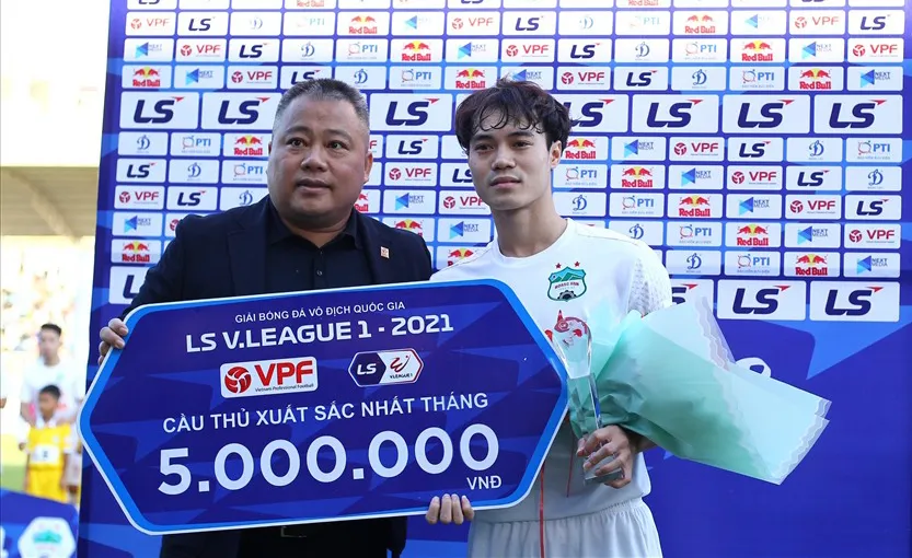  Tiền đạo Văn Toàn toả sáng trong ngày sinh nhật ảnh 2 Tiền đạo Văn Toàn toả sáng trong ngày sinh nhật ảnh 2