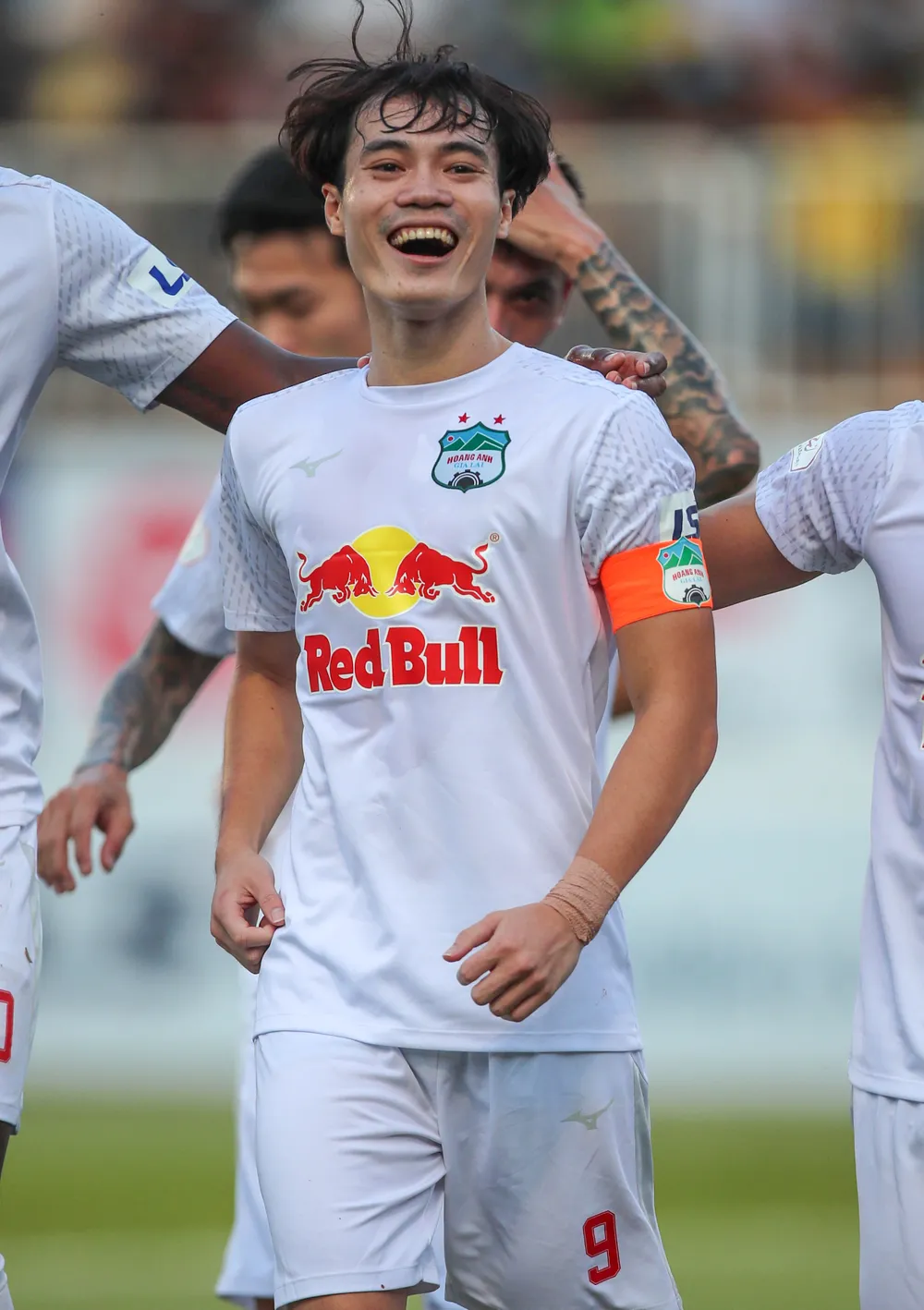  Tiền đạo Văn Toàn toả sáng trong ngày sinh nhật ảnh 9 Tiền đạo Văn Toàn toả sáng trong ngày sinh nhật ảnh 9