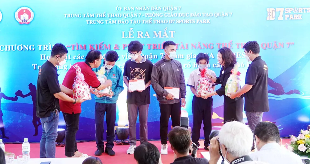 Quận 7 triển khai chương trình “Tìm kiếm và phát triển tài năng thể thao” từ học đường đến đỉnh cao ảnh 3