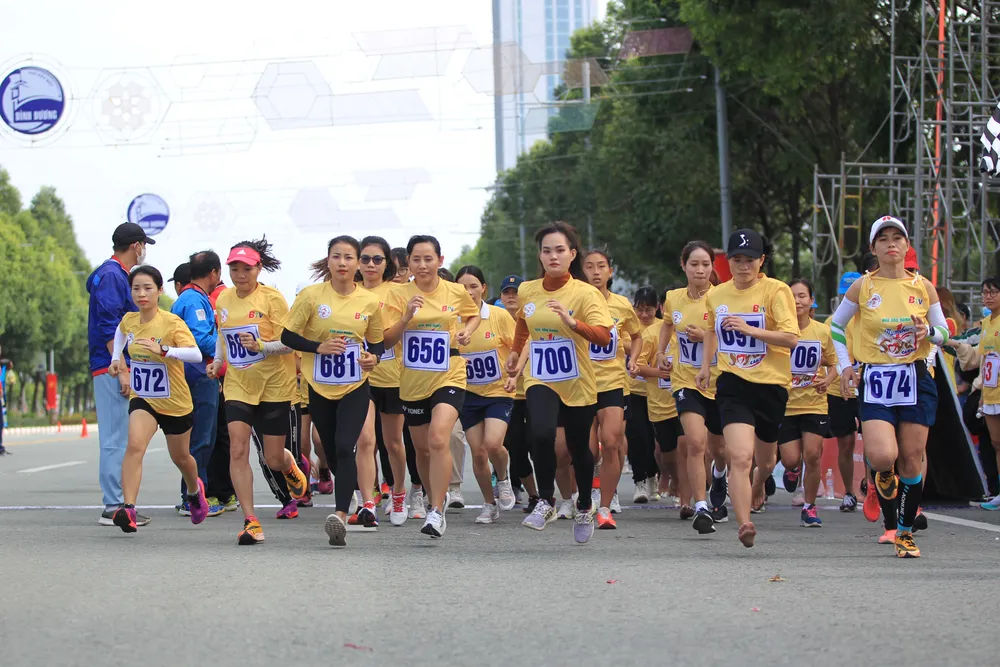 Nội dung nữ phong trào...rất đông VĐV tham dự.