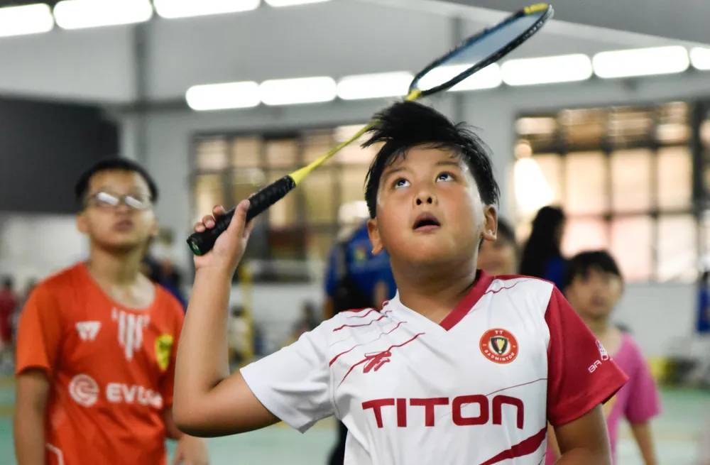 Hơn 300 em học sinh tham dự ngày hội cầu lông hè quận 11 năm 2023. Ảnh: Quỳnh Mai