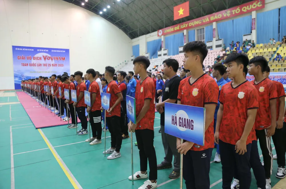 Các VĐV trong buổi lễ khai mạc tại nhà thi đấu Trần Quốc Toản tỉnh Nam Định Các VĐV trong buổi lễ khai mạc tại nhà thi đấu Trần Quốc Toản tỉnh Nam Định