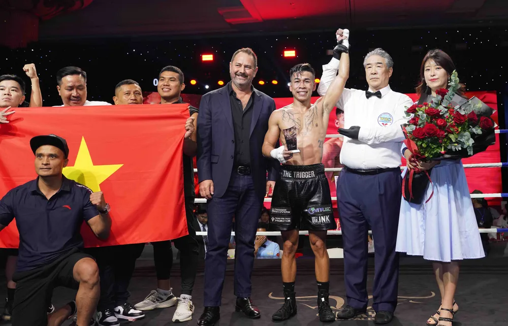 Trần Văn Thảo có được chiến thắng bằng điểm số từ tổ trọng tài sau 8 hiệp đấu nghẹt thở