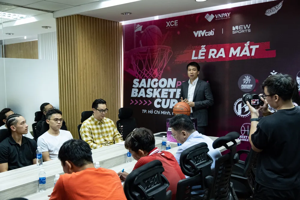 Quang cảnh buổi lễ ra mắt Giải Bóng rổ Vô địch Việt Nam VBC 2024. hop-bao-bong-ro-11-434.jpg
