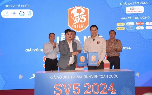 Với thông điệp “ Học chăm chỉ, chơi hết mình “ SV 2024 là giải đấu qui tụ những đội bóng futsal sinh viên hàng đầu từ khắp cả nước trong mùa giải mới. sv5-san-choi-lon-cua-futsal-sinh-vien-2-7081-4899.jpeg