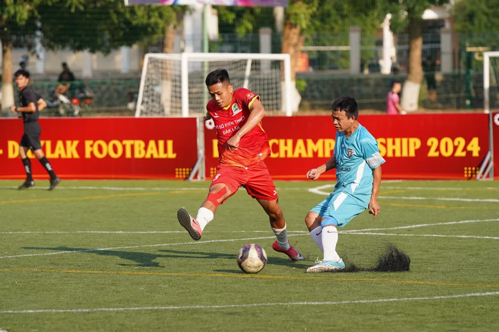 XSKT Đắk Lắk - FC Ngọc Hiếu (xanh) 2-1. z5434830045832_57bde36e057f4f849b74859e889c74e1.jpg