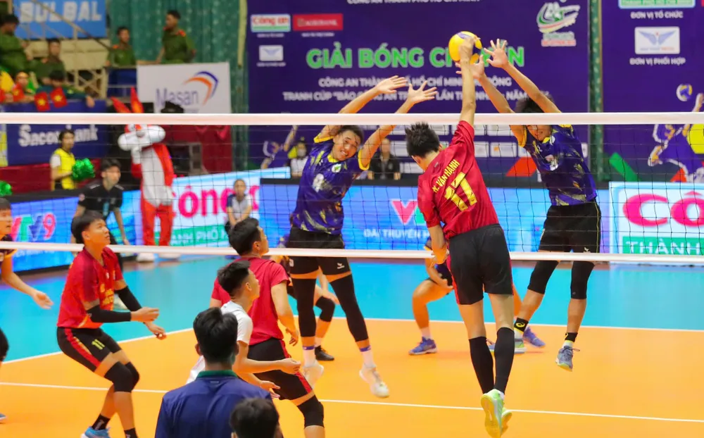 Trận chung kết Công an TPHCM (đỏ) - TPHCM. ce5fd74fe69842c61b89.jpg