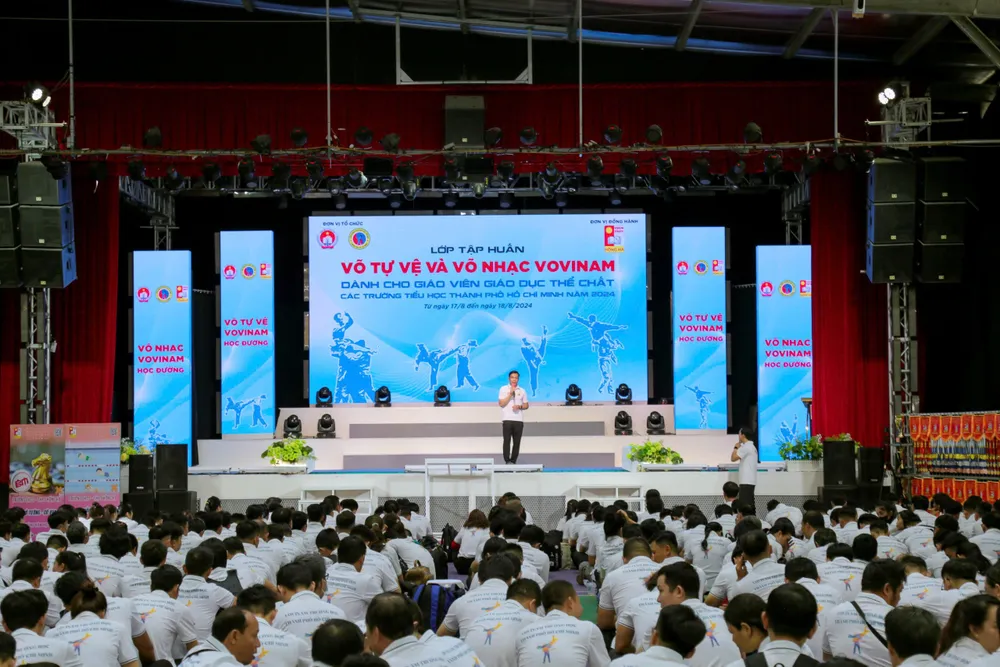 Lớp học võ tự vệ và võ nhạc Vovinam diễn ra trong hai ngày, tại trường THCS-THPT Hồng Hà 92ac63b63f6b9b35c27a.jpg