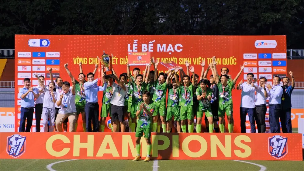 Hình ảnh Trường Đại học Tôn Đức Thắng lên ngôi Vô địch Giải Bóng đá 7 người Sinh viên toàn quốc lần 2 - năm 2023. vo-dich-bong-da-sinh-vien-7-nguoi-6.JPG