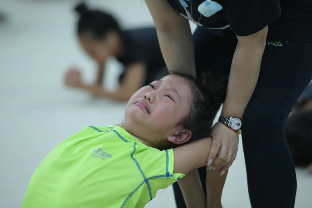 Ép dẽo là bài tập các VĐV của hai môn Aerobic - Thể dục nghệ thuật "ngán" nhất. 0W3A9346.JPG