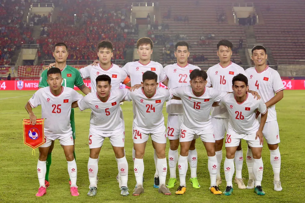 Tuyển Việt Nam tại vòng bảng ASEAN Cup (trước đây là AFF Cup) tại Lào. 8f8a046fb5910fcf5680.jpg