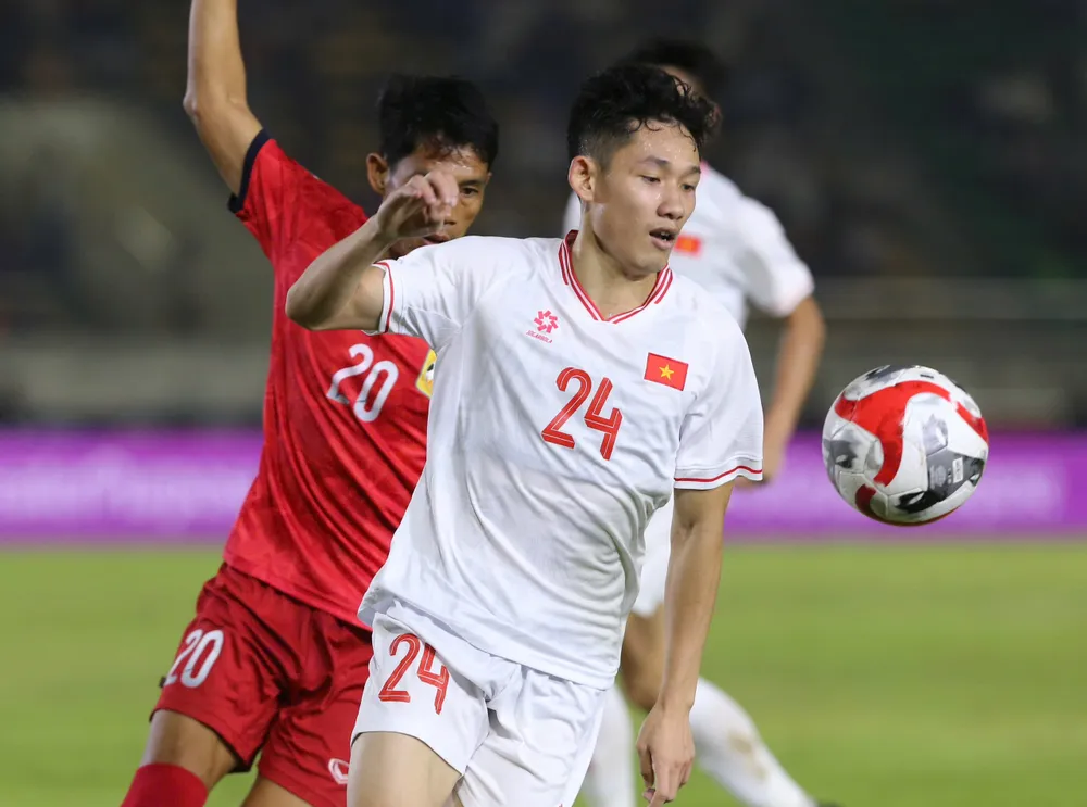 Hai Long có bàn mở tỷ số 1-0 cho Tuyển Việt Nam. f3b6f877dd8e67d03e9f.jpg