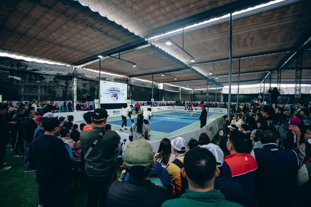 Giải Vietnam Pickleball Open Cup 2024 rất đông người hâm mộ đến xem giải đấu. Khán giả đông đúc tham dự tới xem các trận đấu tại VPC2024 (1).jpg